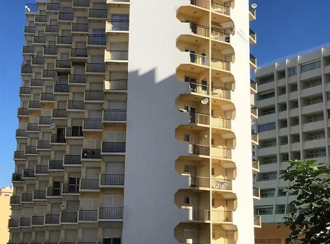 Acropole Algarve Портіман